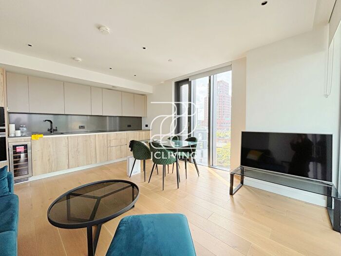 2 Bedroom Flat To Rent In The Makers, London, N1
