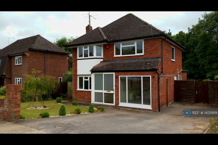 3 Bedroom Detached House To Rent In Cranborne Avenue, Hitchin, SG5