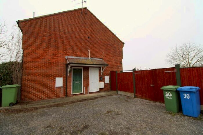 1 Bedroom Semi-Detached House To Rent In Moat Way, Queenborough ME11