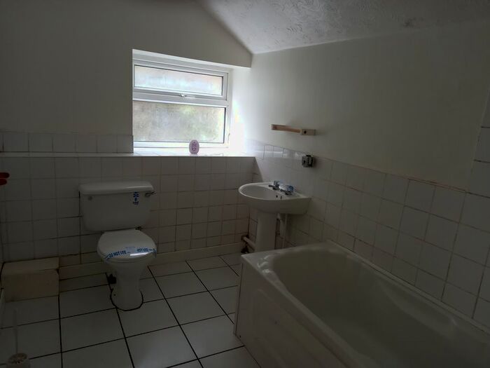3 Bedroom End Of Terrace House For Sale In Penrhiwfer Road, Tonypandy, CF40