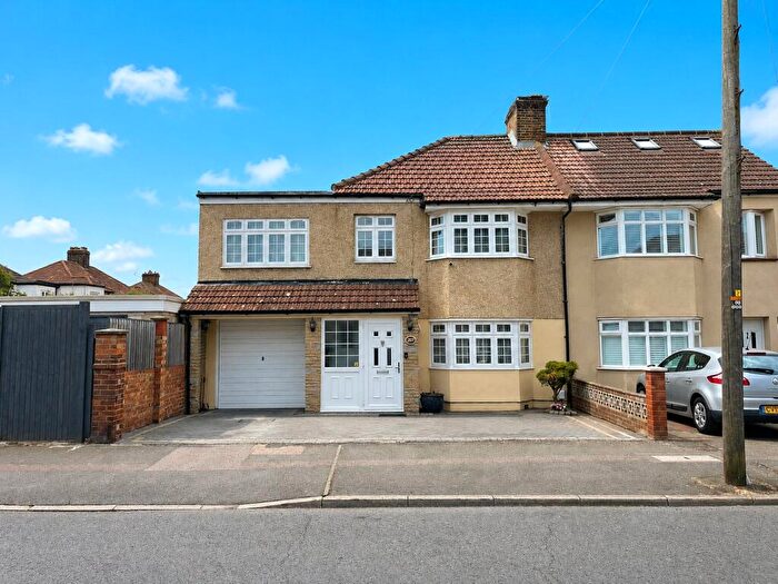 4 Bedroom Semi Detached House For Sale In Elsa Road, Welling, Kent, DA16