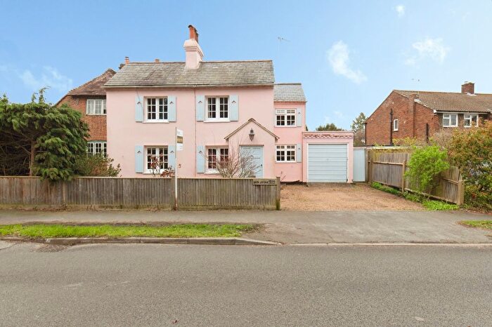 3 Bedroom Detached House For Sale In Lower Road, Little Bookham, Surrey, KT23