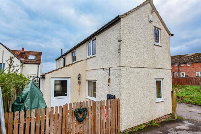 3 Bedroom Detached House For Sale In Lynch Road, Berkeley, GL13