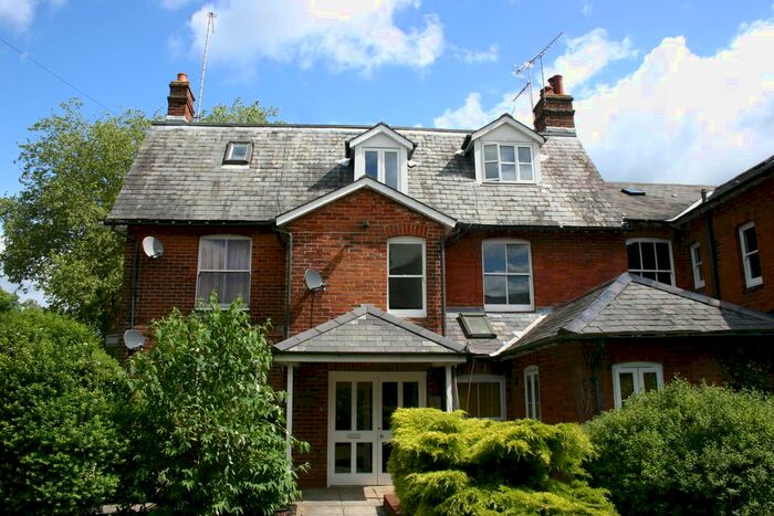 1 Bedroom Flat To Rent In North Walls, Winchester, SO23