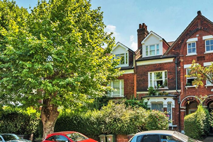 1 Bedroom Apartment For Sale In Adelaide Avenue, London, SE4