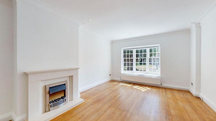 4 Bedroom Property To Rent In Friars Lane, Richmond, TW9