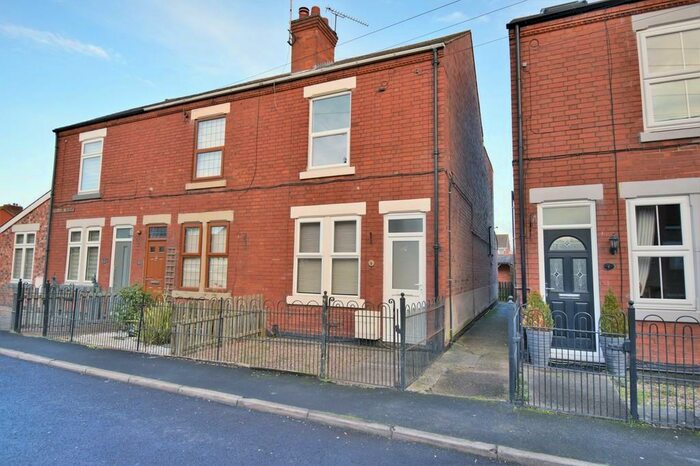 2 Bedroom End Of Terrace House To Rent In Gladstone Avenue, Gotham, NG11