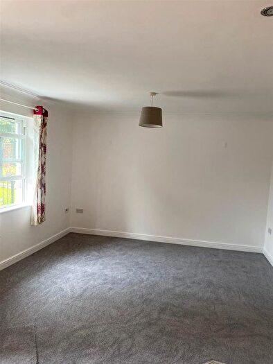 2 Bedroom Flat For Sale In Fairby Close, Tiverton, EX16
