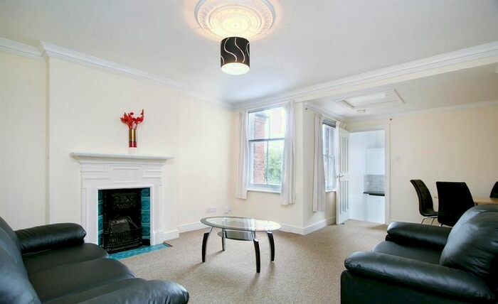 2 Bedroom Flat To Rent In Dartmouth Road, Mapesbury Estate, London, NW2