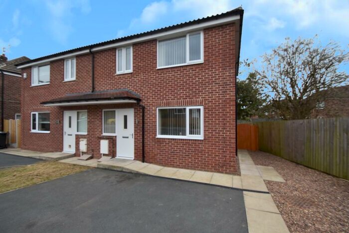 3 Bedroom Semi-Detached House To Rent In Birch Grove, Kippax, LS25