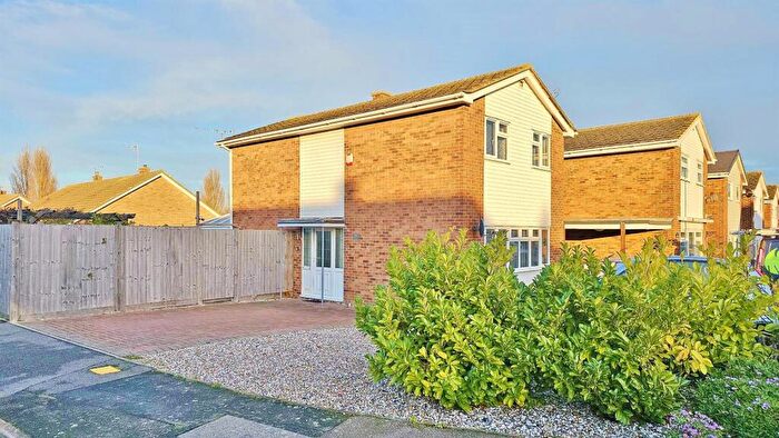 3 Bedroom Detached House For Sale In Norwood Way, Walton On The Naze, CO14