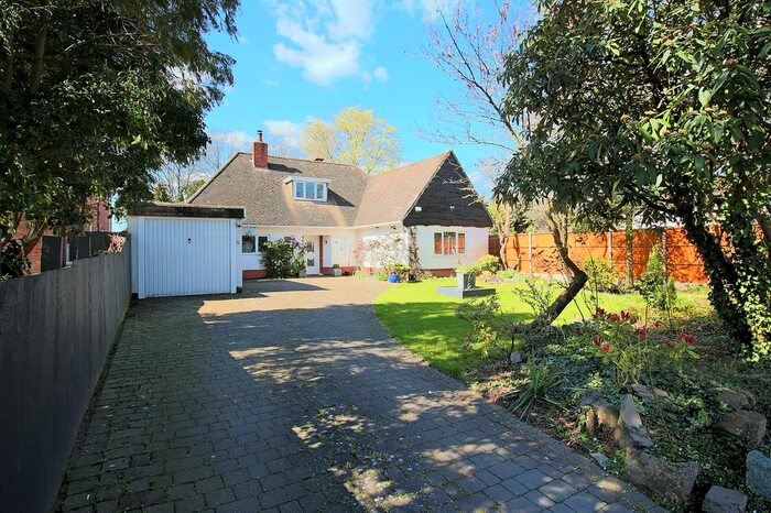 4 Bedroom Detached Bungalow For Sale In Glenfield Frith Drive, Glenfield, LE3