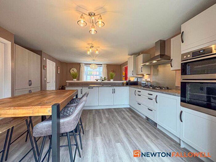 4 Bedroom Detached House For Sale In Victor Way, Fernwood, NG24