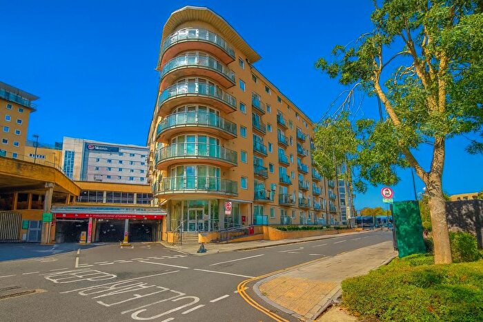 1 Bedroom Flat For Sale In Bedfont Lane, Feltham, TW13