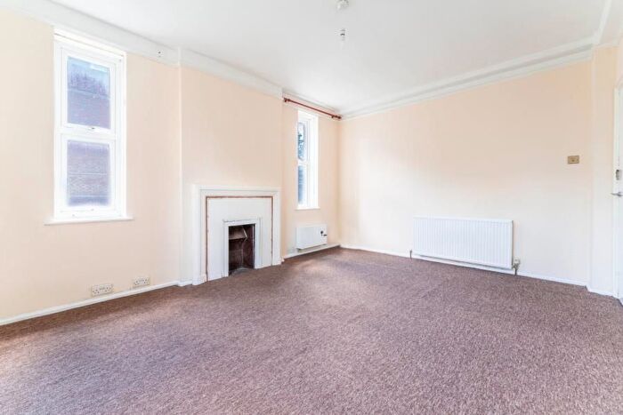 1 Bedroom Flat To Rent In Wellington House, W5