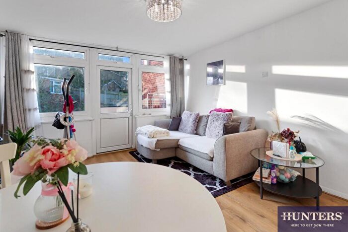 2 Bedroom Flat For Sale In Comber Close, Gladstone Park, London, NW2