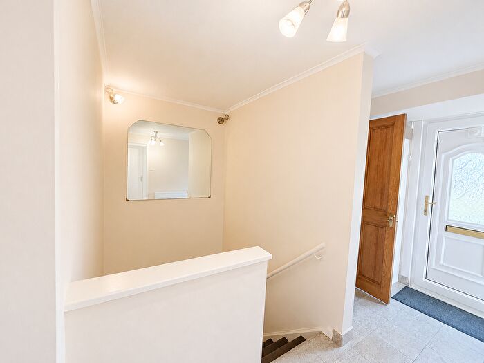 3 Bedroom Maisonette To Rent In Lippits Hill, Basildon, SS16
