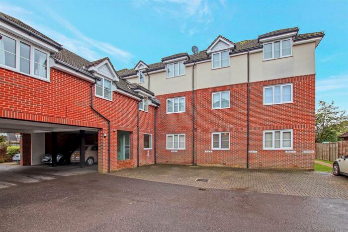 2 Bedroom Apartment To Rent In West Dene Court, Warsash Road, Locks Heath, SO31