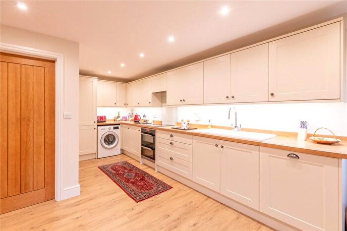 2 Bedroom Cottage For Sale In Church Street, Great Bedwyn, Marlborough, Wiltshire, SN8
