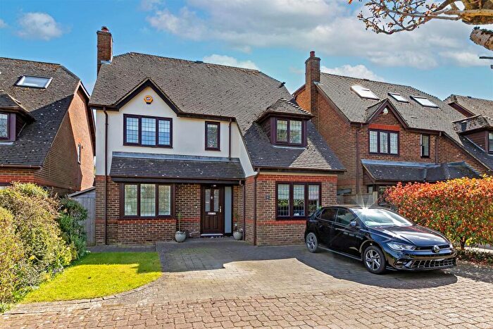 4 Bedroom Detached House For Sale In Hilltop View, Wheathampstead, St. Albans, AL4