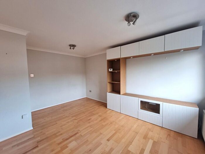 2 Bedroom Apartment To Rent In King Charles Road, Surbiton, Surrey, KT5