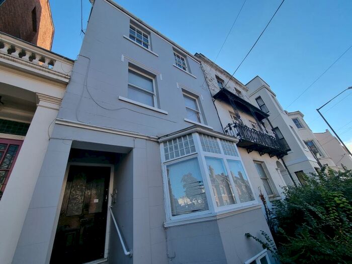 2 Bedroom Apartment To Rent In Dale Street, Leamington Spa, CV32