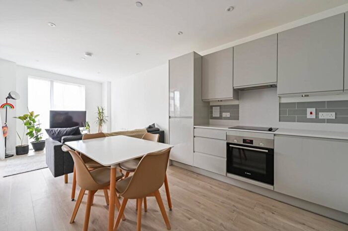 1 Bedroom Flat For Sale In Galyon Point, Royal Docks, London, E16