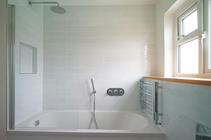 1 Bedroom Flat To Rent In Endymion Road, London, N4