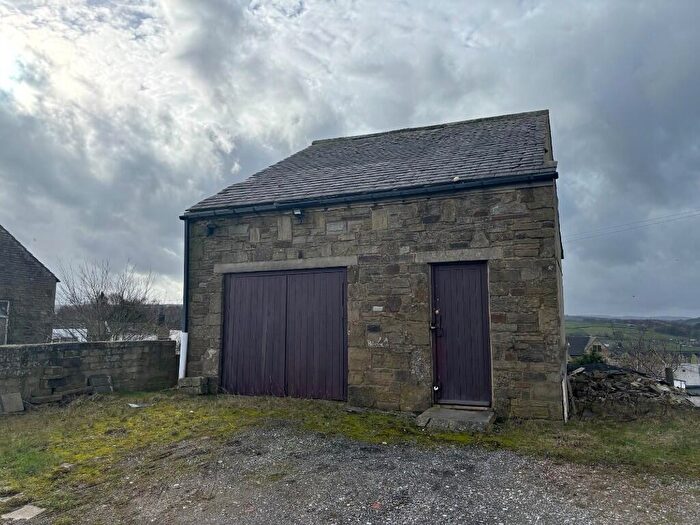 3 Bedroom Detached House For Sale In Brown Lee Lane, BD15