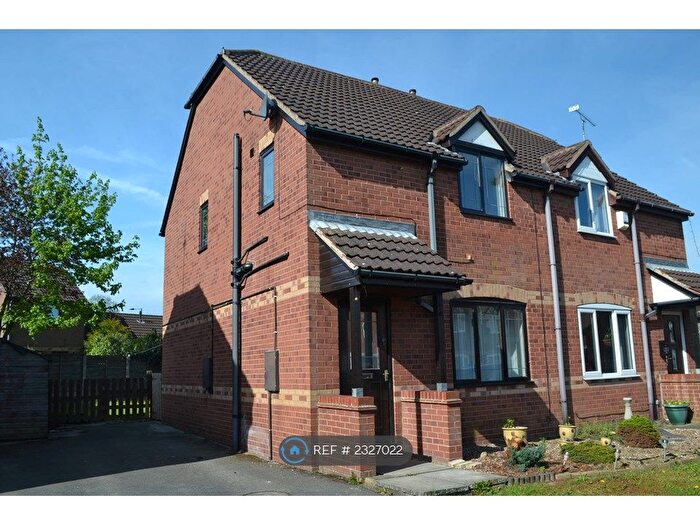 3 Bedroom Semi-Detached House To Rent In Boundary Close, Edlington, Doncaster, DN12