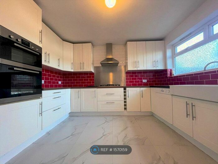 4 Bedroom Terraced House To Rent In Woodville Road, Maidstone, ME15