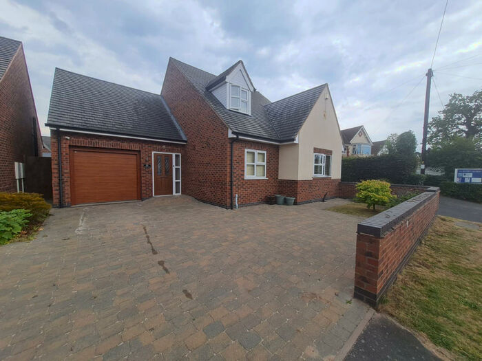 3 Bedroom Bungalow To Rent In Paradise Lane, Hall Green, Birmingham, B28