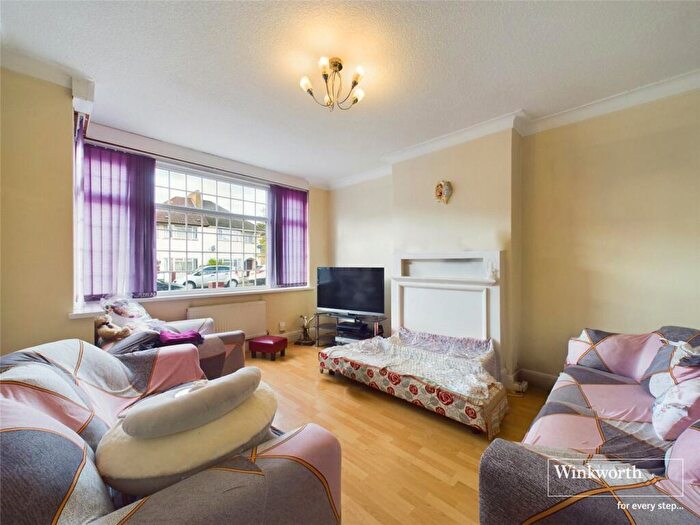 3 Bedroom Semi-Detached House For Sale In Farrer Road, Harrow, Middlesex, HA3