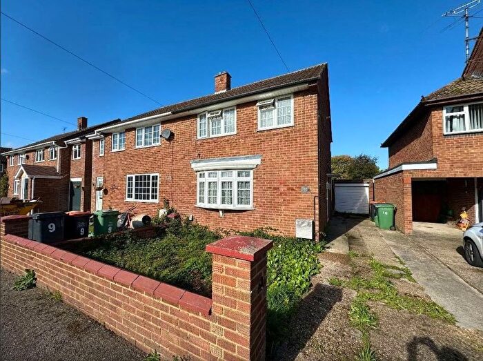 3 Bedroom Semi-Detached House To Rent In Tudor Close, Barton-Le-Clay, Bedford, MK45