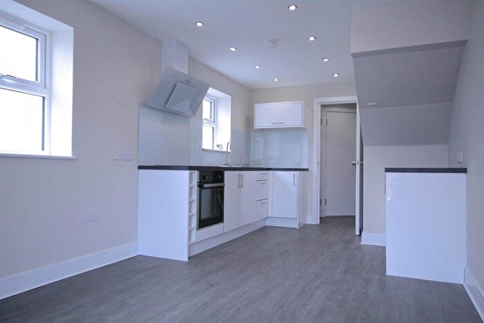 2 Bedroom Maisonette To Rent In Whitchurch Road, Heath, Cardiff, CF14