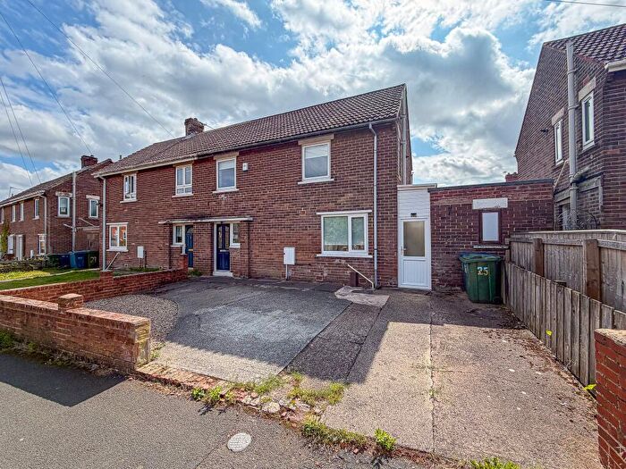 3 Bedroom Semi-Detached House For Sale In Barkwood Road, Highfield, Rowlands Gill, NE39