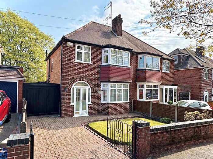 3 Bedroom Semi Detached House For Sale In Queens Road, Sedgley, DY3