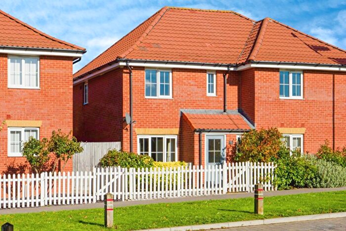 3 Bedroom Semi Detached House For Sale In Dorman Avenue North, Aylesham, Canterbury, CT3