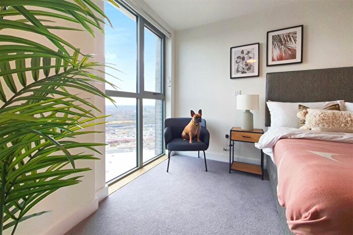 2 Bedroom Apartment To Rent In Green Street, London, NW10