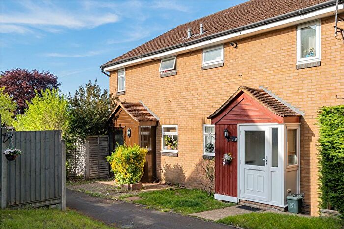 1 Bedroom End Terrace House For Sale In Nethercote Avenue, Woking, Surrey, GU21