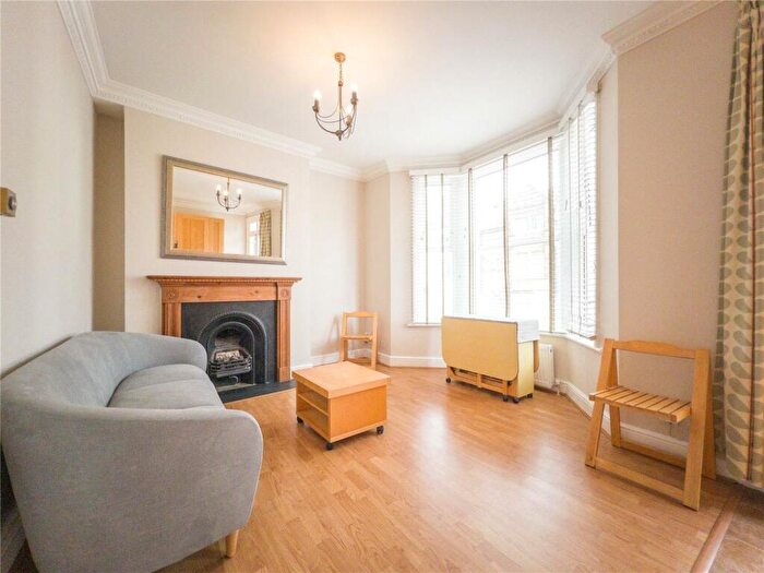 1 Bedroom Apartment To Rent In Leathwaite, Battersea, SW11