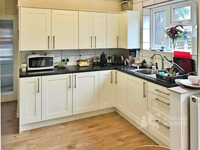 4 Bedroom Semi Detached House To Rent In Cabell Road, Guildford, Surrey, GU2