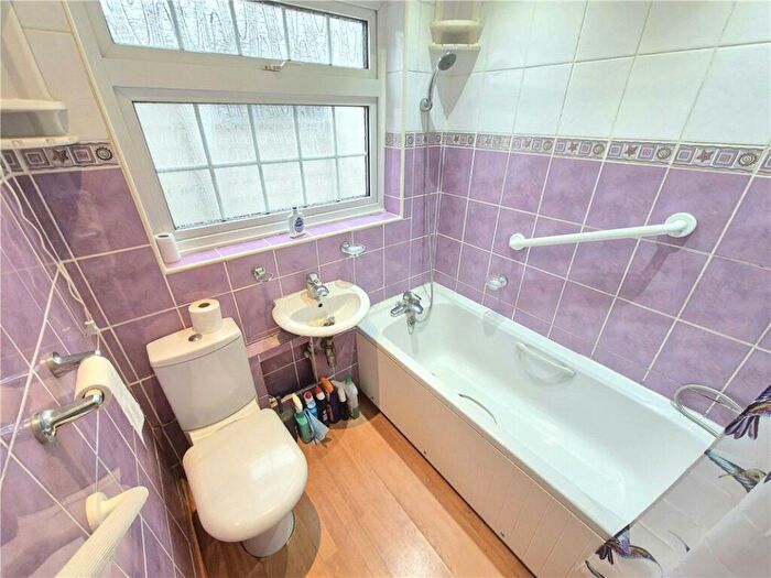 3 Bedroom Bungalow For Sale In Edmunds Avenue, St Pauls Cray, Kent, BR5