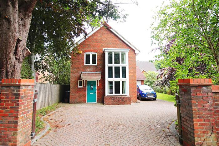 4 Bedroom Detached House To Rent In Southampton Road, Lymington, SO41