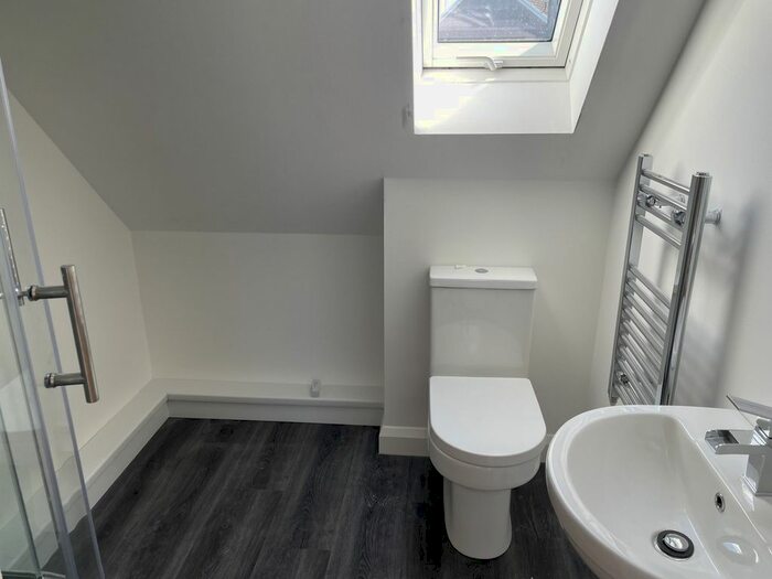 3 Bedroom Detached Bungalow For Sale In Llys Garn, Bethlehem, Llandeilo, Carmarthenshire., SA19