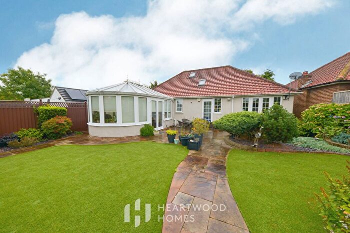 3 Bedroom Bungalow For Sale In Watford Road, St. Albans, AL2