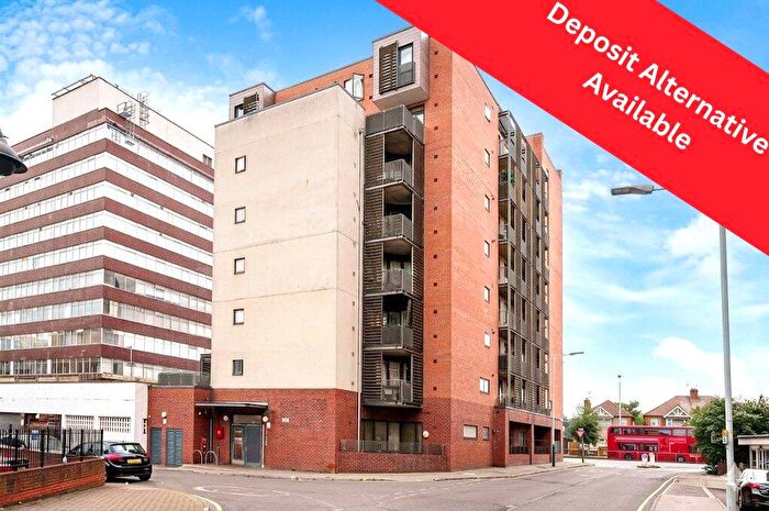 2 Bedroom Apartment To Rent In Market Link, Romford, RM1