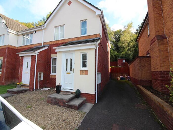 3 Bedroom End Of Terrace House To Rent In Cedar Wood Drive, Rogerstone, Newport, NP10