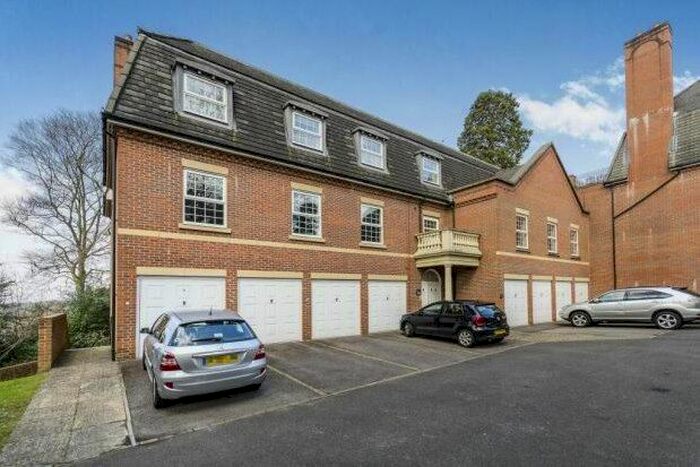 2 Bedroom Flat To Rent In Newitt Place, Southampton, SO16
