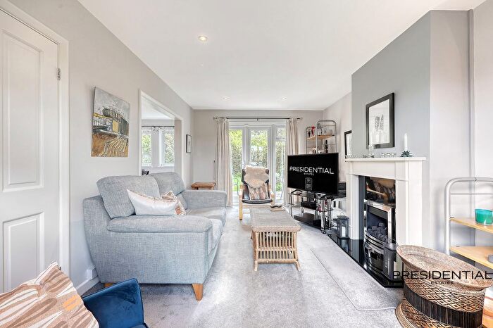 4 Bedroom Detached House For Sale In Marjorams Avenue, Loughton, IG10